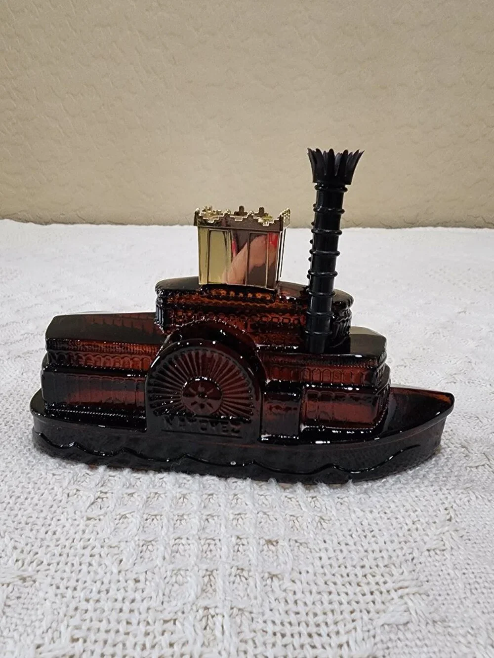 Vintage Avon NACHEZ RIVERBOAT STEAMSHIP Black Glass Bottle Wild Country Full